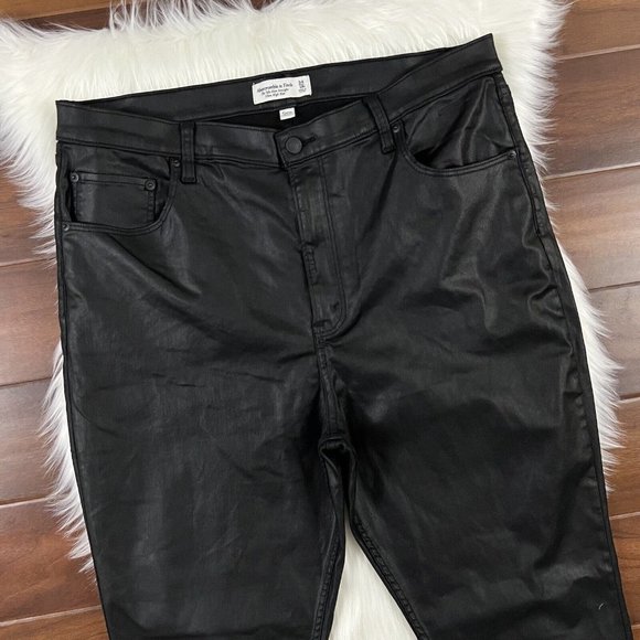Abercrombie‎ & Fitch Size 18 / 34 Coated Black High Rise 90s Slim Straight Jeans - Picture 2 of 9